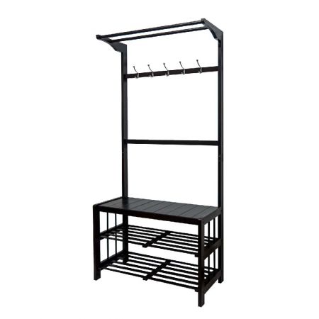 下部には、約75×33cmの二層板が横縞で平面状に敷かれています。上部には、直線の縞模様で作られた平らな座面があります。